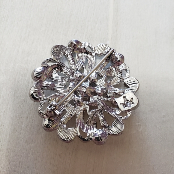 Vintage Crown Trifari Rhinestone Costume Pin - Picture 3 of 5